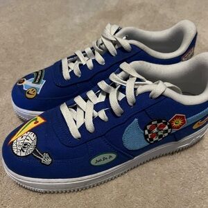 Nike Air Force 1 - size 6